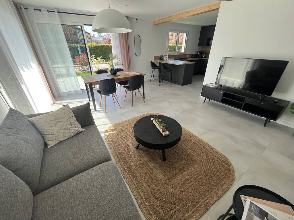 Maisons neuves   Bloye (74150)