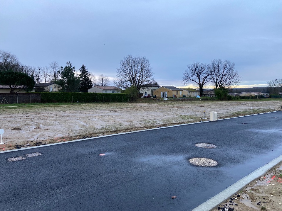 Terrain à partir de 666m² à saint-caprais-de-bordeaux à Saint-Caprais-de-Bordeaux