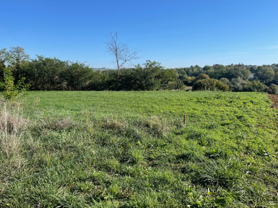 Terrain à partir de 640m² à Auros à Auros